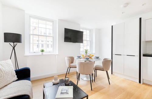 Fitzrovia Apartment | Modern 1BR with Balcony by Soho
