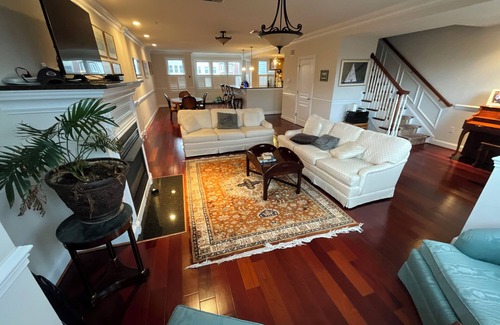 Capitol Hill Condo | Modern 2,000 sqft Capitol Hill luxury condo: fireplace, free parking and WiFi