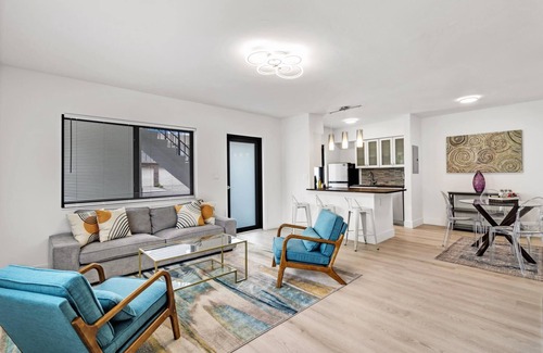 Croissant Park Condo | Modern 2/1 rent near Las Olas Fort Lauderdale