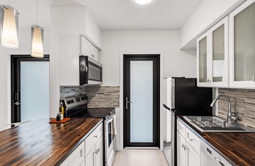 Croissant Park Condo | Modern 2/1 rent near Las Olas Fort Lauderdale
