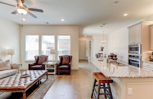 North Richland Hills House | Modern 2 BR Close to NYTEX & DFW - EV Charging