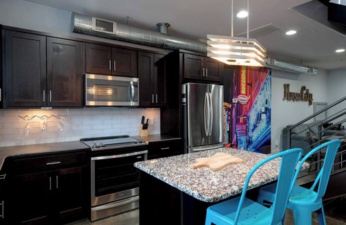 Cleveland Park House | Modern 2 BDR Townhome Minutes from Downtown!