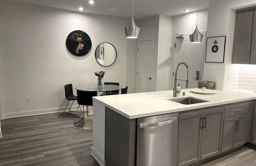 Cerritos Apartment | Modern 2 bed/2 bath near Disneyland