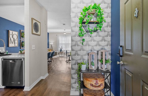 Westchase Apartment | Modern 2-Bed/2-Bath Tampa Apartment: Comfort Meets Convenience for Corporate Travelers