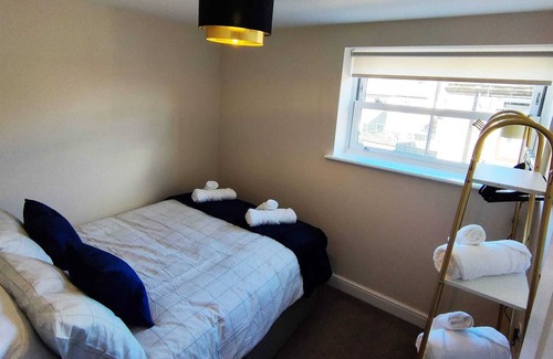 Ogden Apartment | Modern 2-Bed Apartment , Heart of Queensbury. Great Walks Nearby!