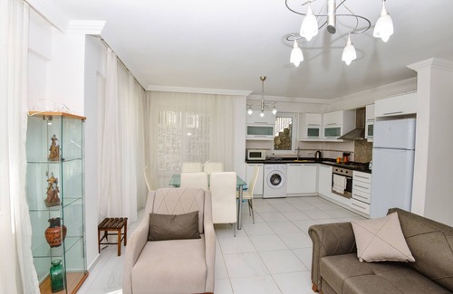 Sarigerme Apartment | Modern 2 bed apartment walkable to the beach resort of Sarigerme