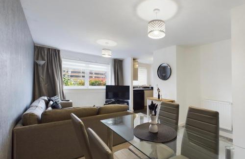 Landore Apartment | Modern 2 bed city apartment with private parking