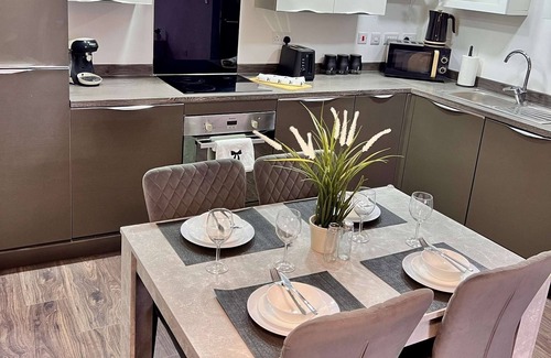 Sheldon Apartment | Modern 2 Bed Flat |10 Mins to NEC/BHX/HS2/Solihull