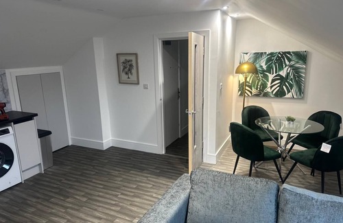 Long Eaton Apartment | Modern 2-Bed Flat in Long Eaton w/Free Parking