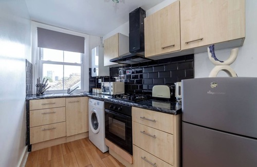 Livesey Apartment | Modern 2 Bed Flat in Peckham