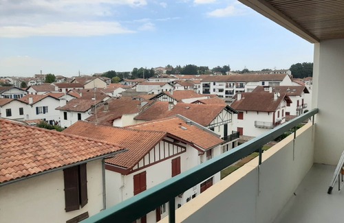 Saint-Jean-de-Luz Apartment | Modern 2-Bed Apartment, 10min Walk to Saint-Jean-de-Luz Centre with Parking & WiFi