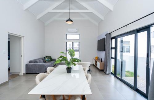 Mykonos Villa | Modern 2 Bed Home with Solar & Braai Langebaan