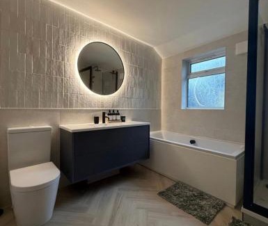 Gillingham Apartment | Modern 2 Bed House in Rainham, Kent - Central Location