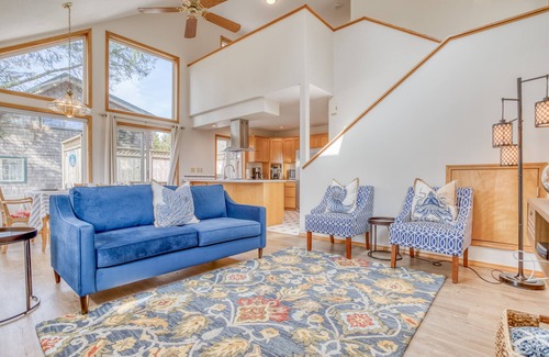 Pacific City House | Modern 2 Bed, Outdoor Living, Bonus Loft, near Cape Kiwanda and Pelican Pub!
