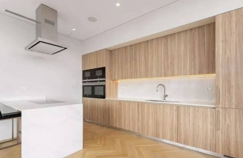 Golders Green Apartment | Modern 2 Bed Penthouse with Large Terrace and View