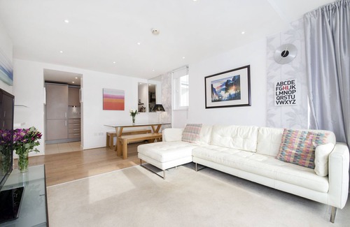 Thamesfield Apartment | Modern 2 bed Riverside Apartment