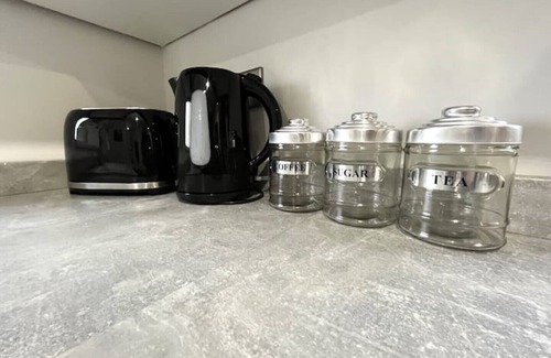 Stanley Apartment | Modern 2 Bedroom, 2 Bathroom Home With Parking