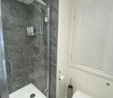 Upton Cheyney Apartment | Modern 2 bedroom apartment, with car parking.