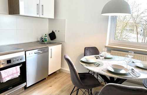 Haunstetten-Nord Apartment | Modern 2-Bedroom Apartment Near Messe | 2-4 Guests