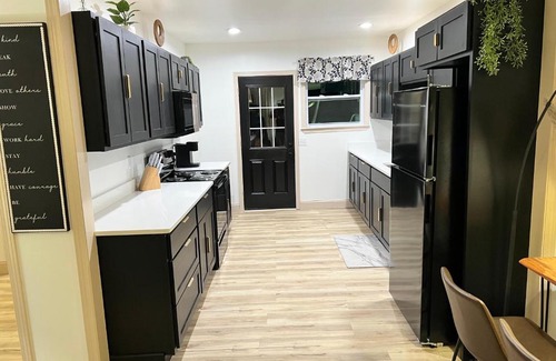 Perdue Hill Apartment | Modern 2 Bedroom Apartment
