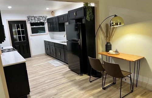 Perdue Hill Apartment | Modern 2 Bedroom Apartment