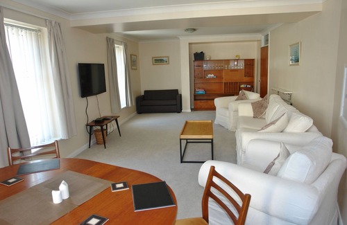 Old Town Hastings Apartment | Modern 2 Bedroom Apartment In The Heart Of Historic Hastings Old Town