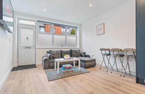 Mapperley Apartment | Modern 2 Bedroom Apartment in City Centre Free Parking with Fast WiFi Near Arena