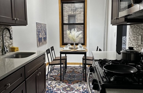 Manhattan Beach Apartment | Modern 2 bedroom apartment, 5 minute walking to ocean