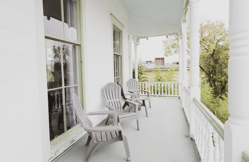 Historic Downtown Savannah Apartment | Modern 2-Bedroom Apartment in Victorian District ★ Prime Location ★ Near Forsyth