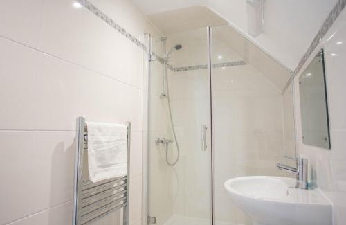 Kidlington Apartment | Modern 2 Bedroom Apartment in Kidlington, Near Oxford Airport & Blenheim Palace