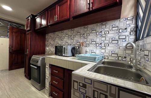 Gbawe Apartment | Modern 2-Bedroom Apartment Near Beach - Rose Villa Accra Suite F4