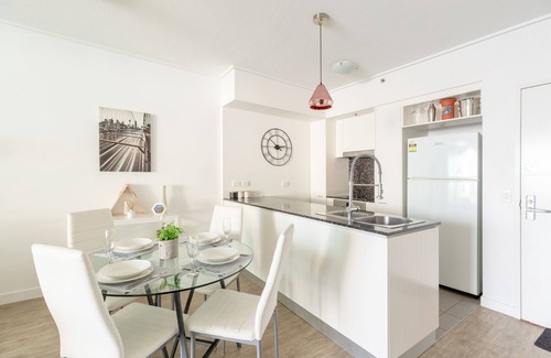 Brisbane Central Business District Apartment | Modern 2 bedroom in city centre, amazing location & view - by S&P Apartments
