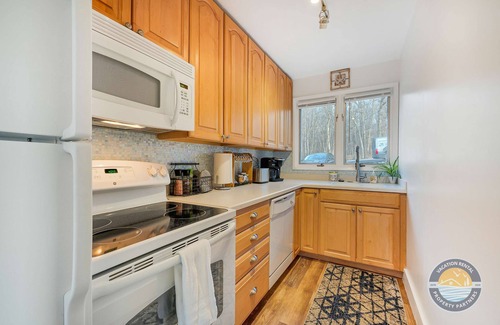 Lake Geneva Condo | Modern 2-Bedroom Condo near Lake Geneva
