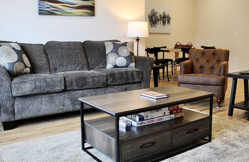 Livingston Condo | Modern 2 Bedroom Condo Overlooking Paradise Valley and Absaroka Mountains
