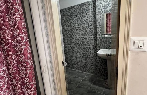 Begumpet Apartment | Modern 2-Bedroom Furnished Apartment – Prime Location