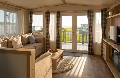 New Forest District House | Modern 2 Bedroom Caravan with Sea Views on the 5* Hoburne Naish Holiday Park