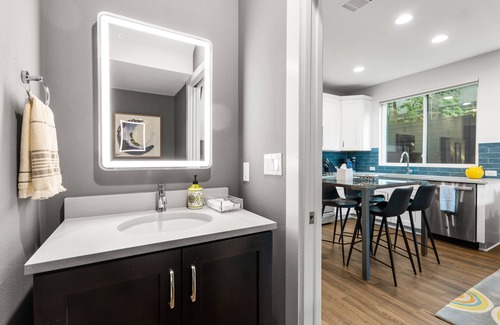 Cherrywood House | Modern 2 Bedroom Home near UT - Walk to bars and restaurants!