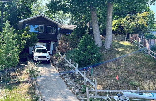 Beachwood-Bluffton House | Modern 2-bedroom house in quaint Muskegon Overlooking Muskegon Lake & Yacht Club