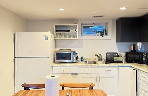 Oak Square House | Modern 2-Bedroom in-law Apartment in Boston with Parking