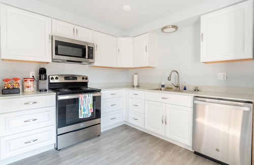 Port Gardner House | Modern 2 bedroom near downtown Everett!