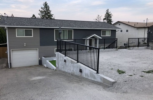 Central Okanagan House | Modern 2 bedroom one bath suite