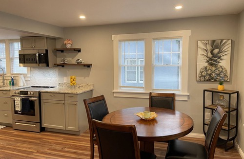 Manitowoc House | Modern 2 Bedroom Rental House, Close to Lake Michigan