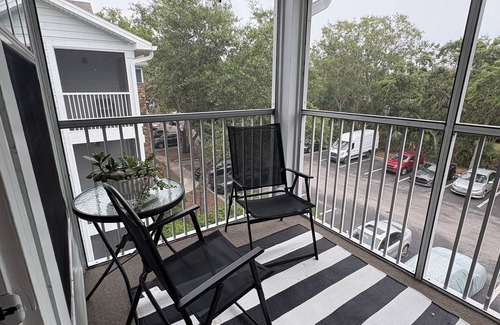 Tampa Apartment | Modern 2-Bedroom Retreat Near TPA Airport