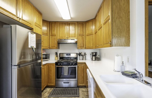 Fort Collins House | Modern 2 Bedroom Townhome, 2.5 Bathrooms, 1 Car Garage with Level 2 EV Charging