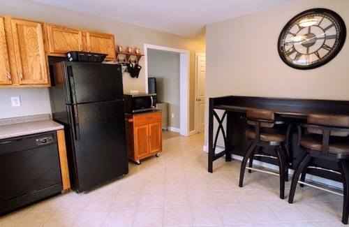Worcester House | Modern 2 Bedroom Townhouse Near Worcester Hospitals & Medical School