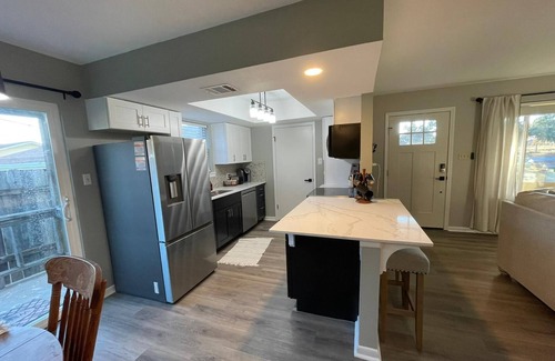 Taylor House | Modern 2-bedroom townhome with fenced yard in welcoming Taylor