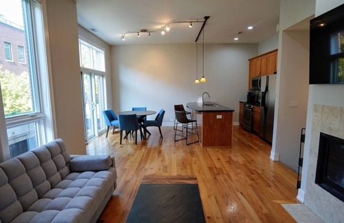 Southeast Omaha House | Modern 2 bedroom Townhouse, steps to the Old Market. Ideal Location