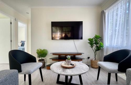 Hamilton Lake Villa | Modern 2 bedrooms house opposite Waikato Hospital
