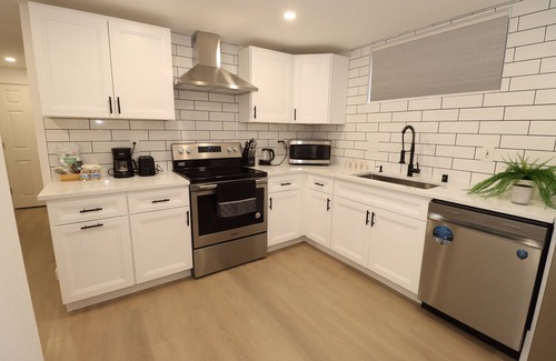 North Beacon Hill House | Modern 2 bedrooms near Downtown, Lumen field, light rail.