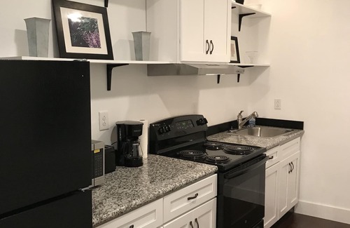 Canton Apartment | Modern 2 BR/1B centrally located apt. near SLU in Canton, NY